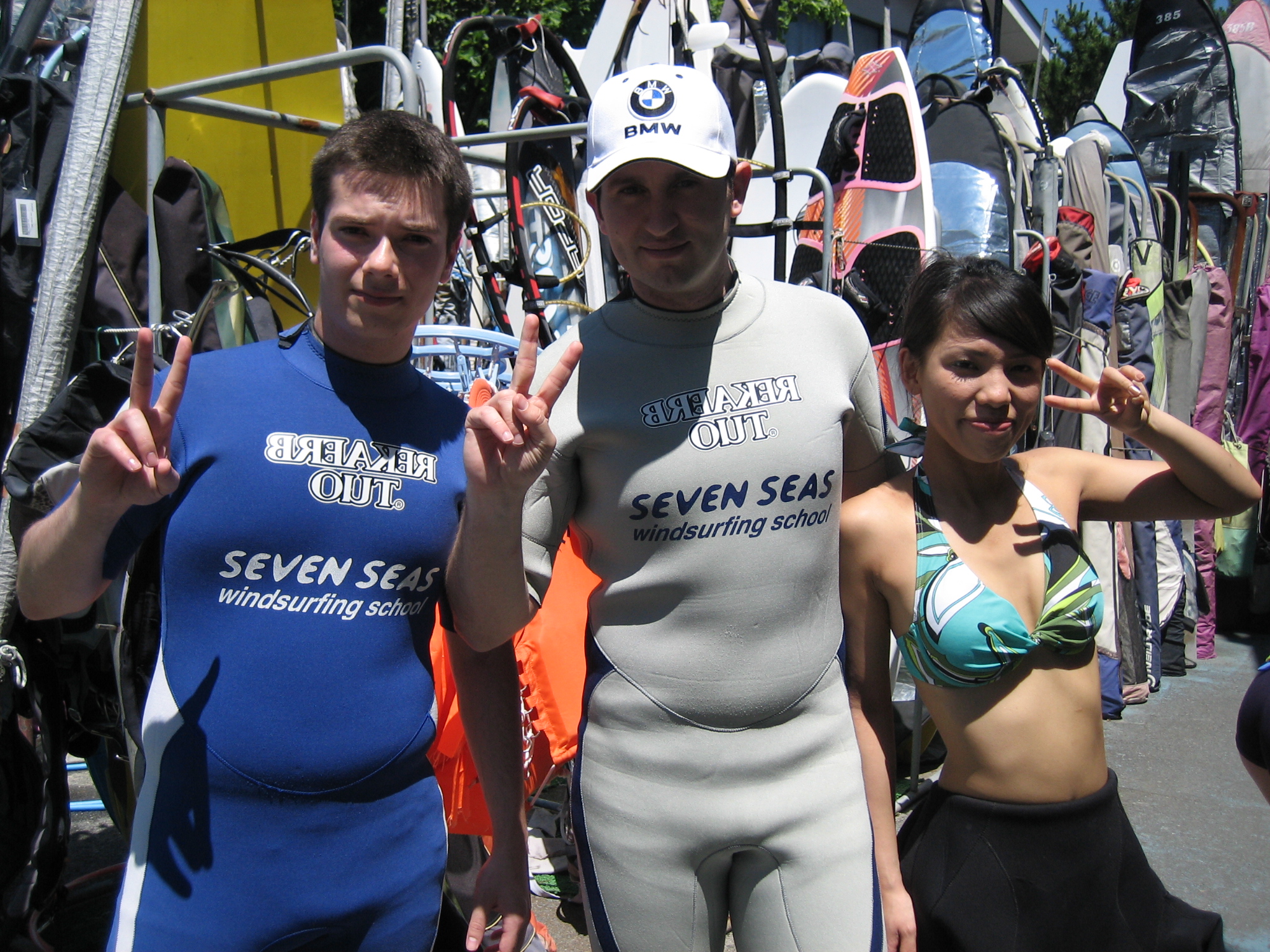 Practicando windsurf en Kamakura